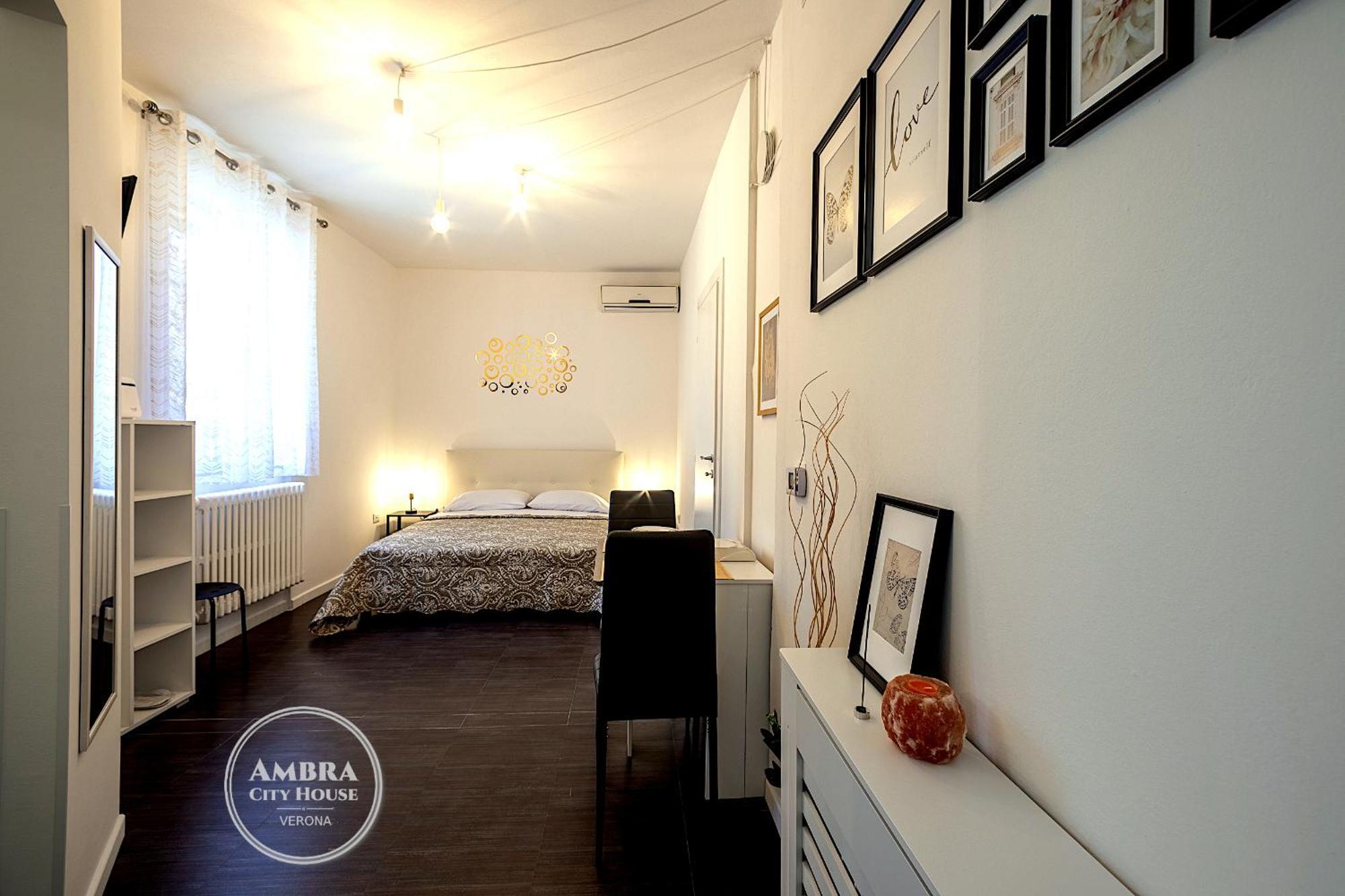 Apartment Ambra House - Ingresso Diretto, Parcheggio Libero E Wi-fi Verona